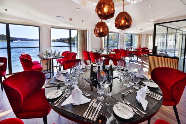 Amawaterways, AmaVerde, Dining.jpg